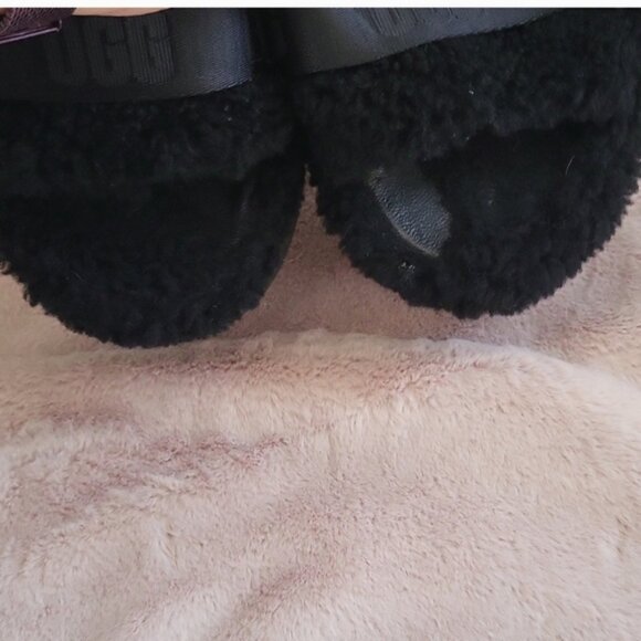 UGG Fluffita Black Sandals - Women's sz 9 - Picture 5 of 6